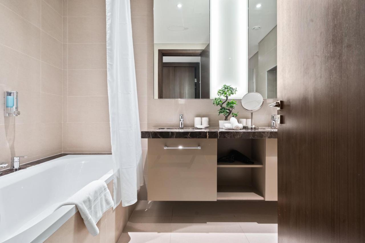 Breathtaking City Views From Dt Apt With Terrace Dubai Exterior foto
